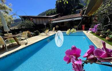 Imagem: A casa em condomínio possui 4 Dormitórios, 5 Banheiros, 3