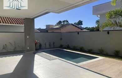 Imagem: A casa em condomínio possui 4 Dormitórios, 5 Banheiros, 4