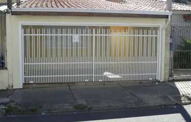 Imagem: A casa possui 1 Dormitório, 2 Banheiros, 1 Vaga na garagem