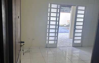 Imagem: A casa em condomínio possui 2 Dormitórios, 1 Banheiro, 2 Vagas