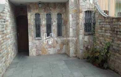 Imagem: A casa possui 3 Dormitórios, 3 Banheiros, 4 Vagas na garagem