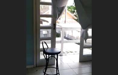 Imagem: A casa possui 1 Dormitório, 2 Banheiros e está localizado