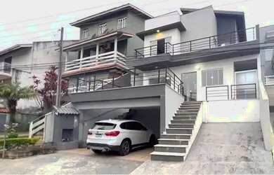 Imagem: A casa em condomínio possui 3 Dormitórios, 4 Banheiros, 2