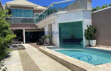 Imagem: A casa em condomínio possui 5 Dormitórios, 5 Banheiros, 4