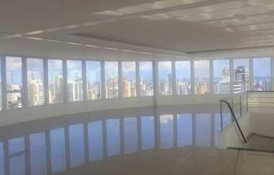 Imagem: O depósito possui 4 Vagas na garagem e 316m² de Área e está