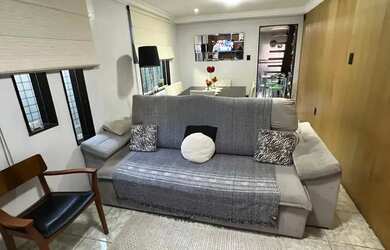 Imagem: A casa possui 3 Dormitórios, 3 Banheiros, 2 Vagas na garagem