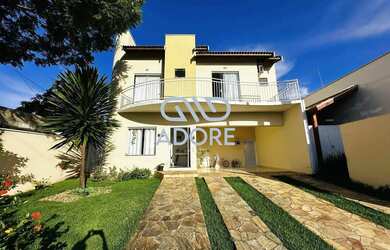 Imagem: A casa em condomínio possui 3 Dormitórios, 3 Banheiros, 2