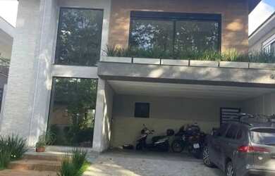 Imagem: A casa em condomínio possui 4 Dormitórios, 5 Banheiros, 2