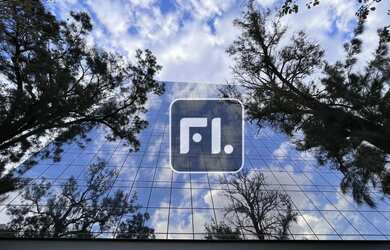 Imagem: O depósito possui 5 Vagas na garagem, 225m² de Área e está