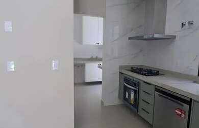 Imagem 11: Casa à Venda com 3 Suítes, Piscina e Espaço Gourmet no Condomínio Giverny!