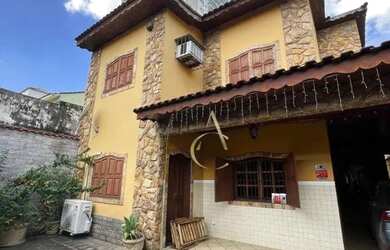 Imagem: A casa em condomínio possui 4 Dormitórios, 3 Banheiros, 2