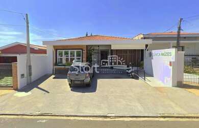 Imagem: O depósito possui 4 Vagas na garagem e 286m² de Área e está