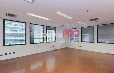 Imagem: O depósito possui 127m² de Área e Imóvel mobiliado e está