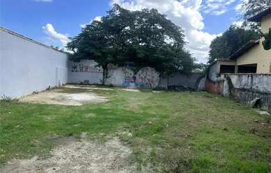 Imagem: O terreno possui 245m² de Área e está localizado em Manguinhos