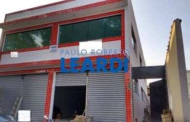 Imagem: O depósito possui 3 Vagas na garagem, 144m² de Área e está