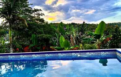 Imagem 1: Casa para descanso. Piscina, Churrasqueira, Acomodam 9 pessoase5 Vagas...