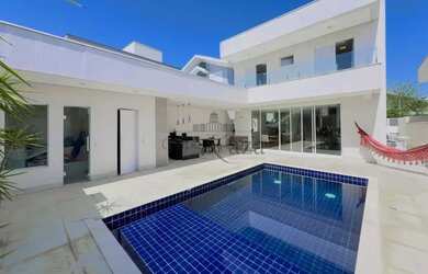 Imagem: A casa em condomínio possui 3 Dormitórios, 5 Banheiros, 2