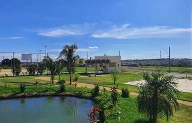 Imagem: O terreno possui 250m² de Área e está localizado em Loteamento