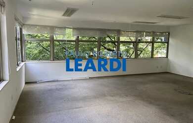 Imagem: O depósito possui 61m² de Área e está localizado em Bairro