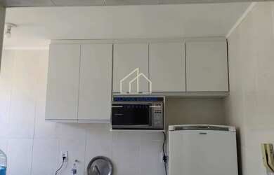 Imagem: O apartamento possui 2 Dormitórios, 1 Banheiro, 1 Vaga na garagem