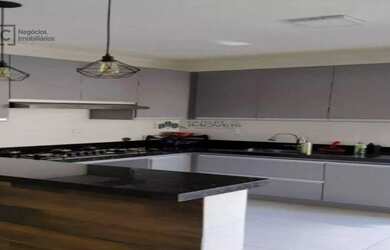 Imagem: A casa possui 2 Dormitórios, 2 Banheiros, 2 Vagas na garagem