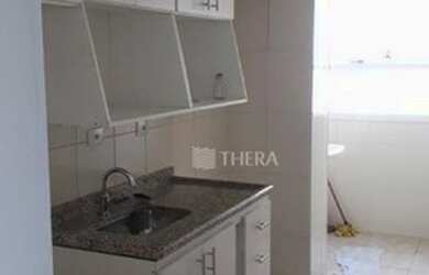 Imagem: O apartamento possui 2 Dormitórios, 1 Banheiro, 1 Vaga na garagem