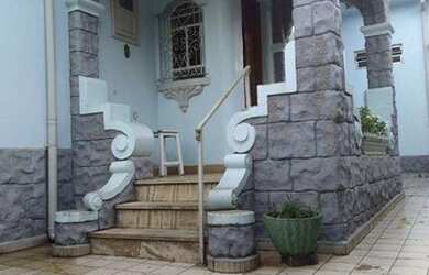 Imagem: A casa possui 2 Dormitórios, 2 Banheiros, 3 Vagas na garagem