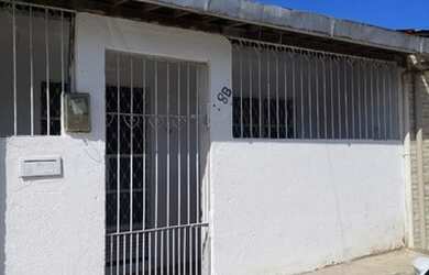 Imagem: A casa possui 2 Dormitórios, 1 Banheiro, 55m² de Área e