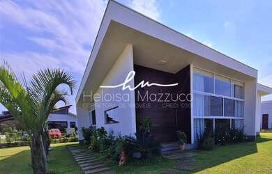 Imagem: A casa possui 3 Dormitórios, 1 Banheiro, 1 Vaga na garagem