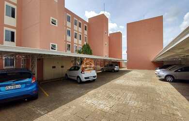 Imagem: O apartamento possui 2 Dormitórios, 1 Banheiro, 1 Vaga na garagem