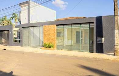 Imagem: A casa em condomínio possui 2 Dormitórios, 3 Banheiros, 4