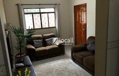 Imagem: A casa possui 3 Dormitórios, 3 Banheiros, 2 Vagas na garagem