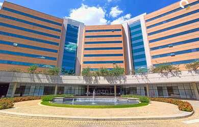 Imagem: O depósito possui 4 Vagas na garagem, 260m² de Área e está