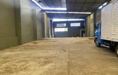 Imagem 3: Aluga se ou vende se. 630m² de Áreae5 Vagas na garagem