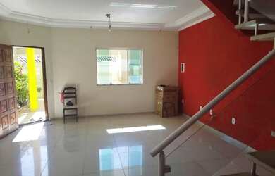 Imagem: A casa possui 3 Dormitórios, 3 Banheiros, 2 Vagas na garagem