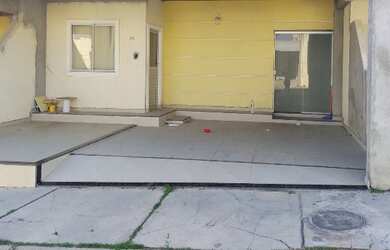 Imagem: A casa em condomínio possui 4 Dormitórios, 2 Banheiros e 2