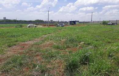 Imagem: O terreno possui 330m² de Área e está localizado em Parque