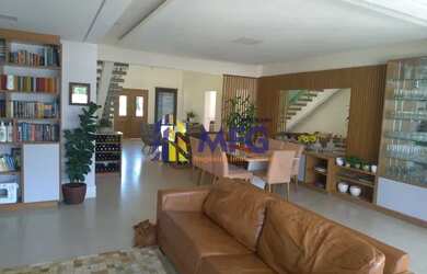 Imagem: A casa em condomínio possui 4 Dormitórios, 5 Banheiros, 4