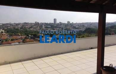 Imagem: A casa possui 3 Dormitórios, 3 Banheiros, 2 Vagas na garagem