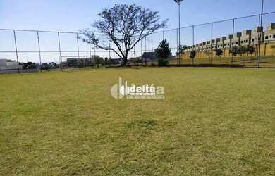 Imagem 6: Terreno no condomínio disponível para venda no bairro Granja Marileusa em Uberlândia-MG