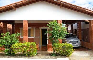 Imagem: A casa possui 1 Dormitório, 1 Banheiro, 2 Vagas na garagem