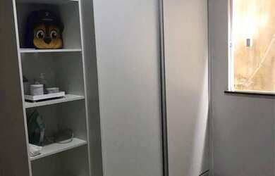 Imagem: A casa possui 3 Dormitórios, 2 Banheiros, 3 Vagas na garagem