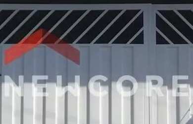 Imagem: A casa possui 2 Dormitórios, 2 Banheiros, 2 Vagas na garagem