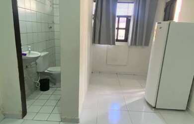 Imagem: A casa possui 1 Dormitório, 1 Banheiro, 1 Vaga na garagem