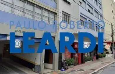 Imagem: O depósito para alugar possui 4 Vagas na garagem e 44m² de