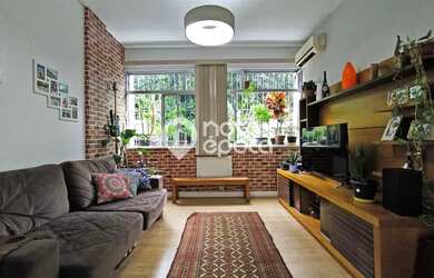 Imagem: O apartamento possui 2 Dormitórios, 2 Banheiros, 64m² de Área