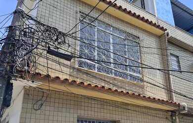 Imagem: A casa possui 2 Dormitórios, 3 Banheiros, 1 Vaga na garagem