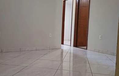 Imagem: A casa possui 2 Dormitórios, 1 Banheiro e está localizado