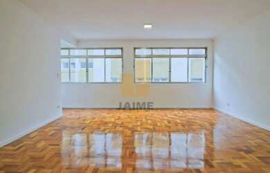 Imagem: O apartamento possui 3 Dormitórios, 1 Banheiro, 1 Vaga na garagem