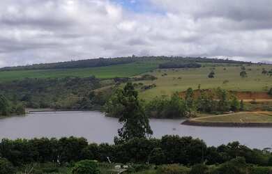 Imagem: O terreno possui 1000m² de Área e está localizado em Barra